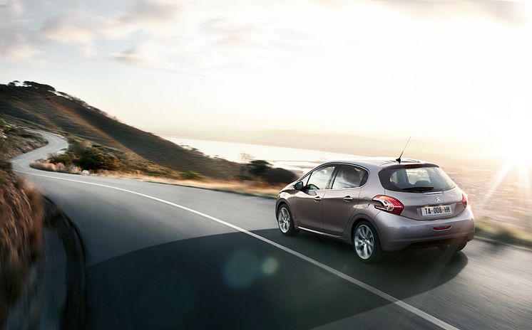 Peugeot leder loppet mot låga koldioxidutsläpp - Peugeot 208