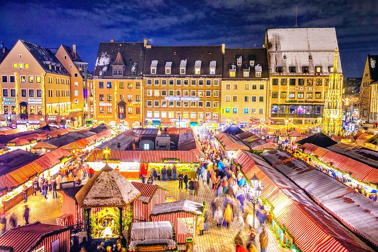 DEST_GERMANY_CHRISTMAS_MARKET_CHRISTKINDLESMARKT_NUREMBERG_GettyImages-497371589_Universal_Within usage period_88756