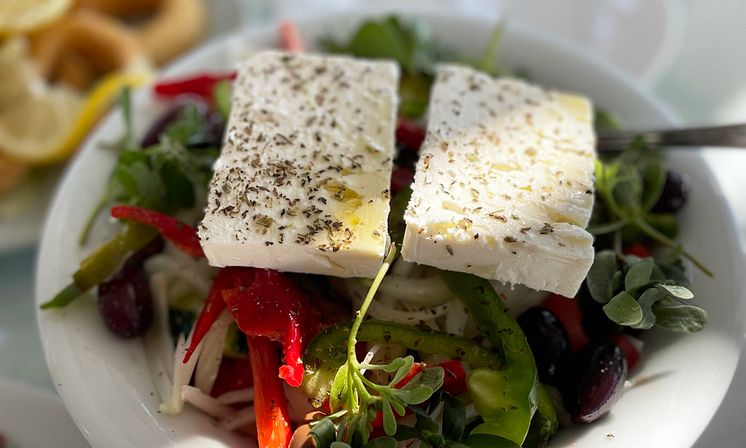 greek-salad-karpathos-greece-tui