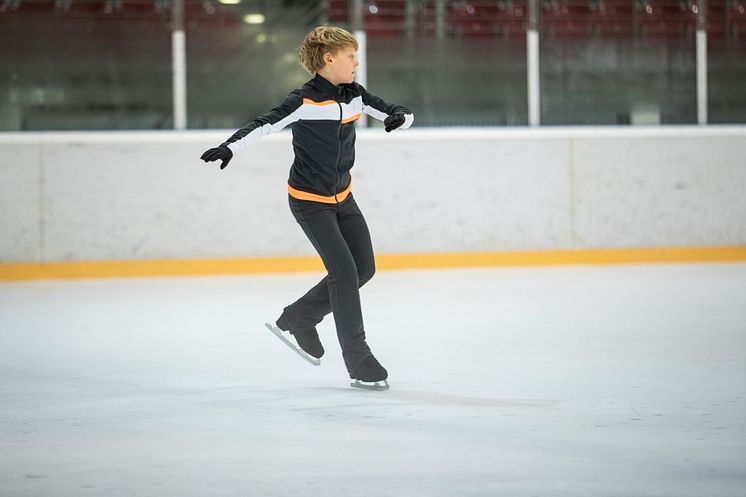 HOLIDAY ON ICE ACADEMY Sommercamp Leon Rojkov Berlin