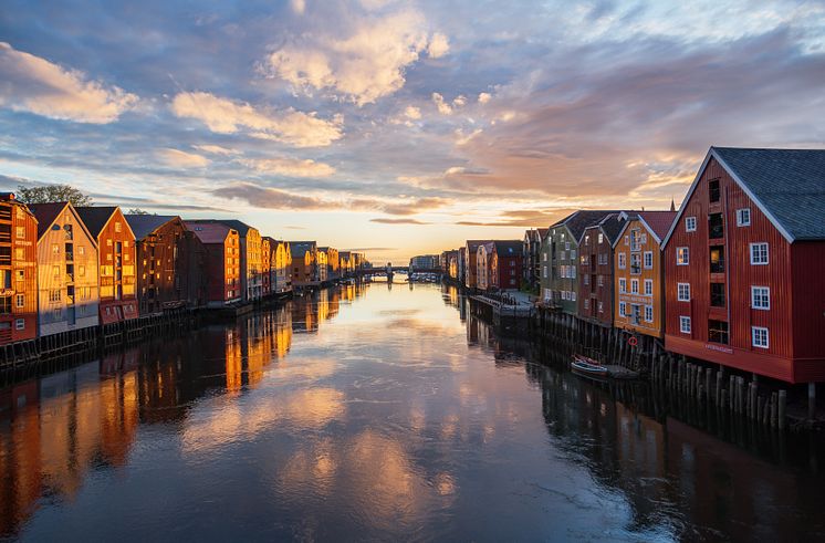 Evening sun in Trondheim- Foto - Bernart Wood