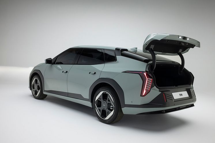 kia-ev4-fastback