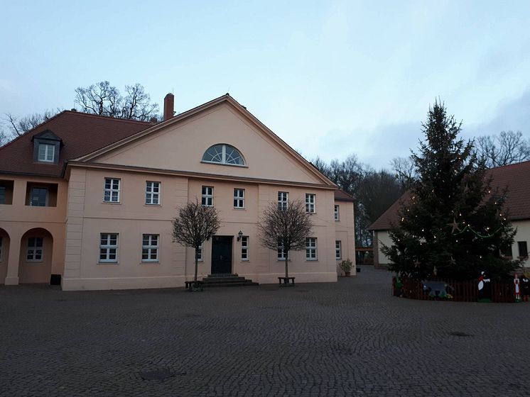 Für ein starkes Bärenherz: Klostergut Mößlitz richtet Weihnachten im Stall aus