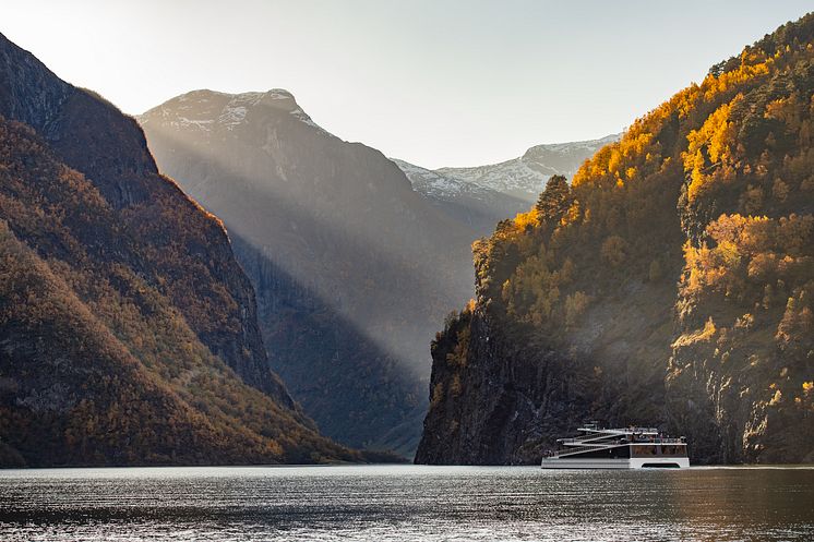 autumn_naeroyfjorden_future_fjordcruise_fjord_sverrehjornevik-9617.jpg