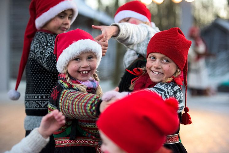 large-Santa kids performing at the christmas fair  Norsk Folkemuseum-CH  - VisitNorway.com.jpg