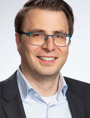Andres-Gylling-305x400.jpg