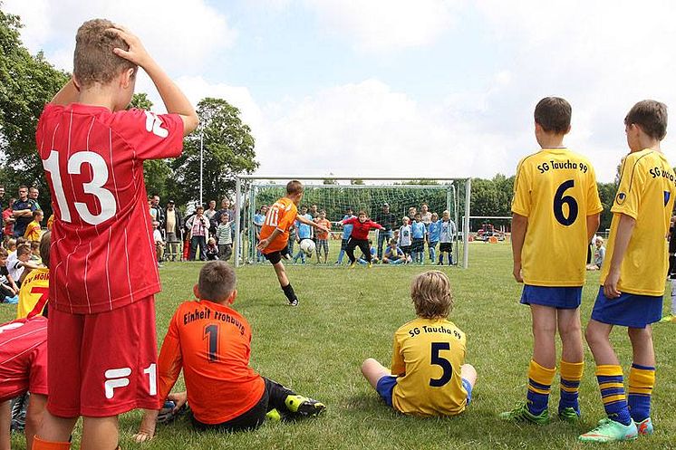 Fussballfest der guten Tat in Rötha