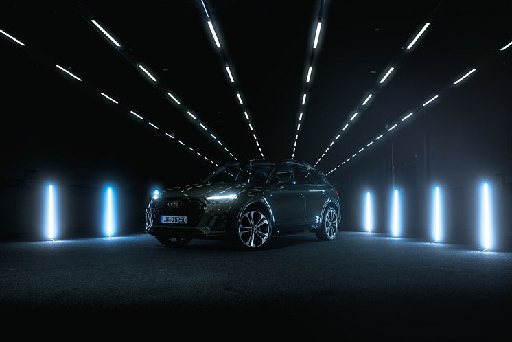 Audi Q5 40 TDI in the Audi light tunnel