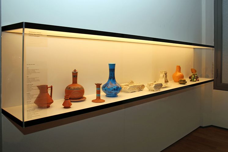 GRASSI Museum für Angewandte Kunst - Keramikobjekte von Christopher Dresser 