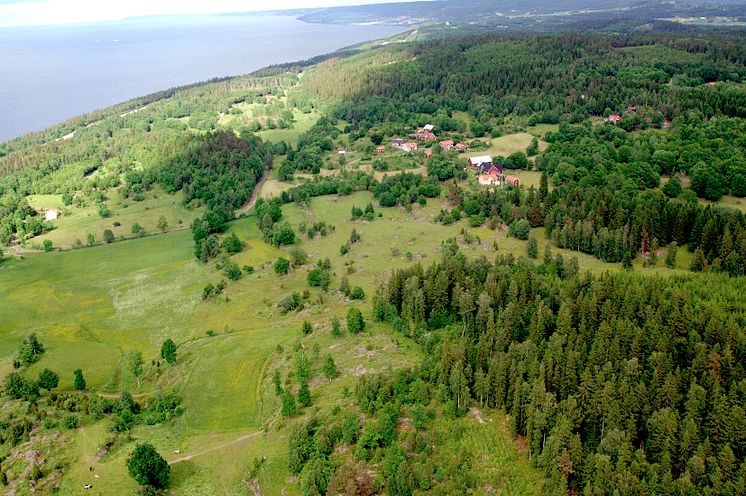 Byn Öland med Gränna i bakgrunden