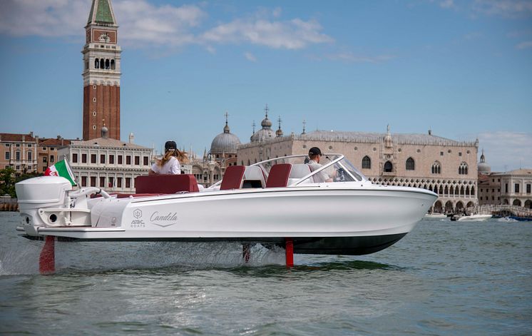 Candela C-7 in Venice