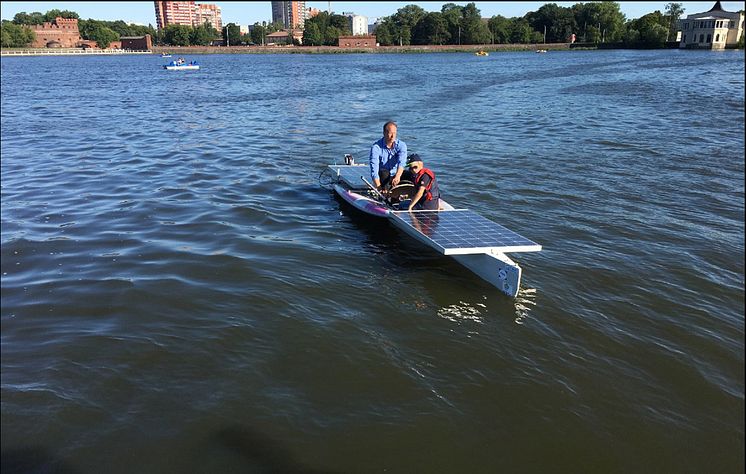 Team der TH Wildau siegte mit dem Eigenbau „SUNcaTcHer“ bei der internationalen Solar Regatta in Kaliningrad/Russland