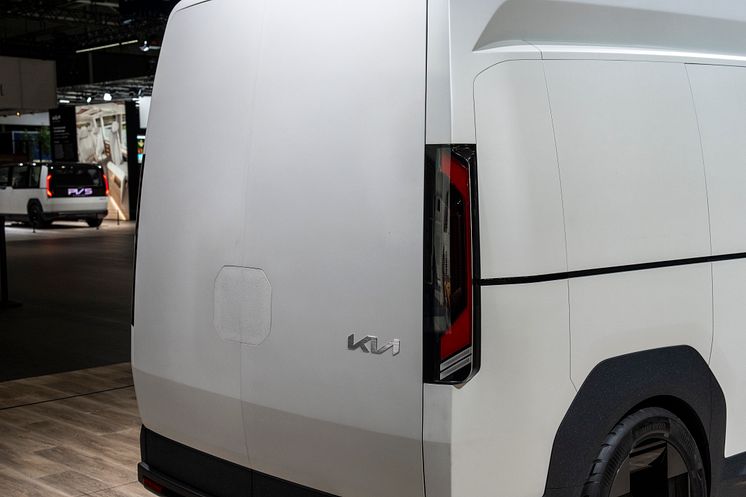 kia-pbv-pv5-hr-iaa-24-static-highres004.jpg