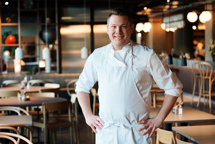 christopher-lai-Executive Head Chef-quality-hotel-grand-boras