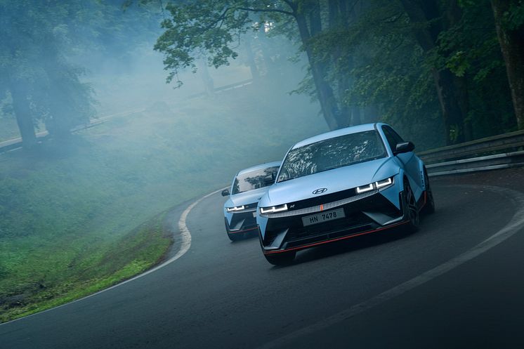 hyundai-ioniq-5-n-debut-goodwood-2023-road-exterior-front-02_jpg