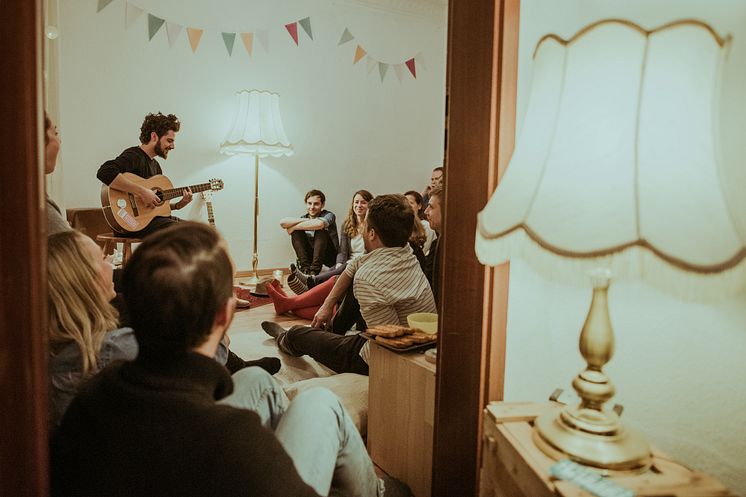 Matteo Capreoli für MUSIC CREATES WATER auf der heimischsten Bühne der Welt