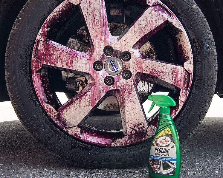 Nästa generation fälgrengöring från Turtle Wax – Redline Wheel Cleaner