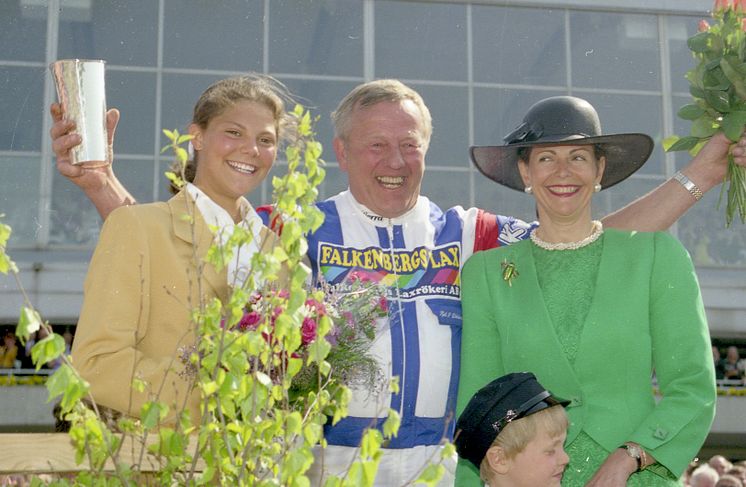 Kronprinsessan Victoria, Kjell P Dahlström och Drottning Silvia