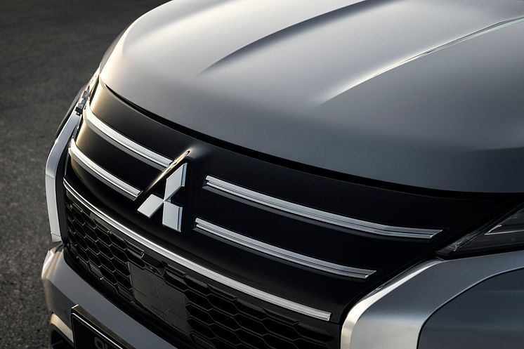 New Outlander PHEV_027L.jpg