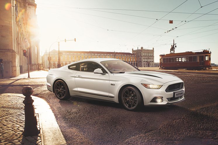 Mustang Black Edition