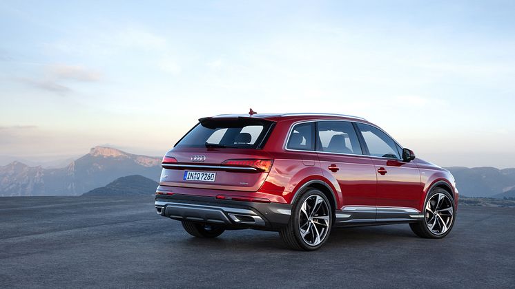 Audi Q7 (Matadorrød)