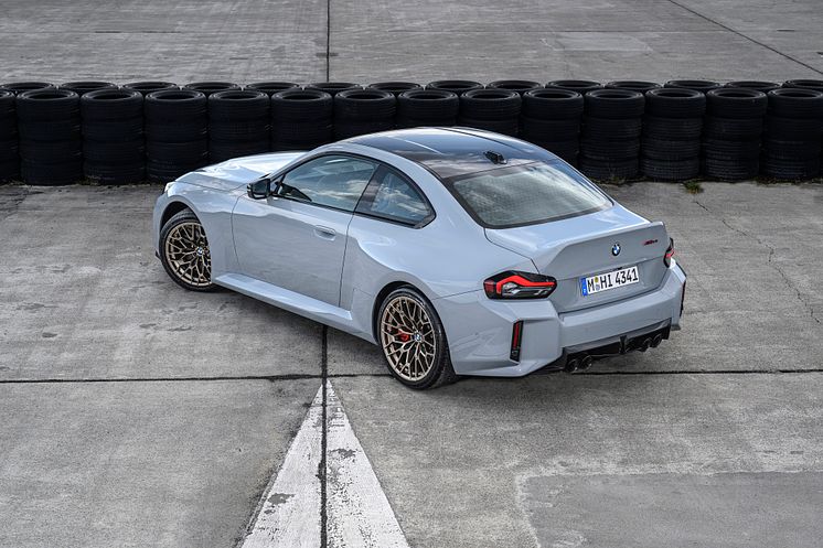 BMW M2 CS