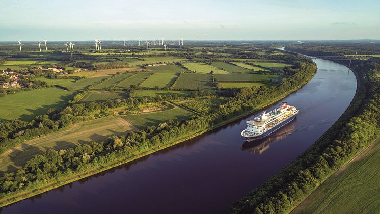 Balmoral cruising the Kiel Canal - low res