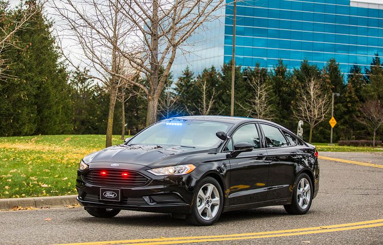 Ford-Special-Service-Plug-In-Hybrid-Sedan (1)