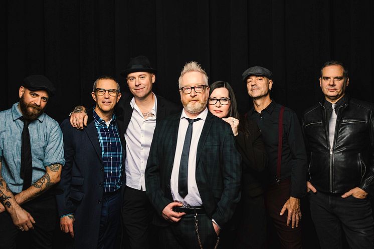 Flogging Molly - pressbild