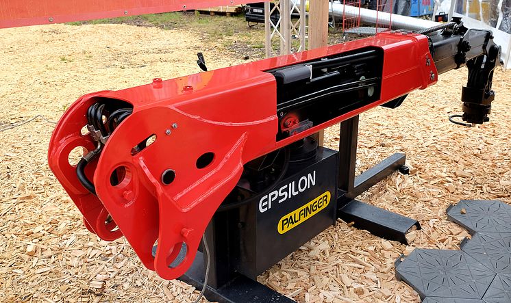 Palfinger Epsilon’s crane boom shown in cross-section. All electric and hydraulic systems run inside the crane. 