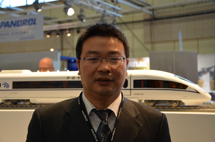 Yu Xing, chefsingenjör på Siyuans internationella avdelning.