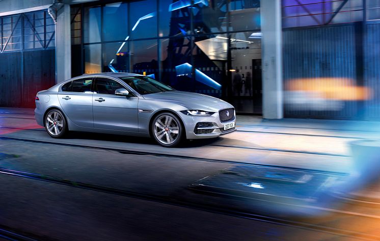 Jaguar XE Exterior2