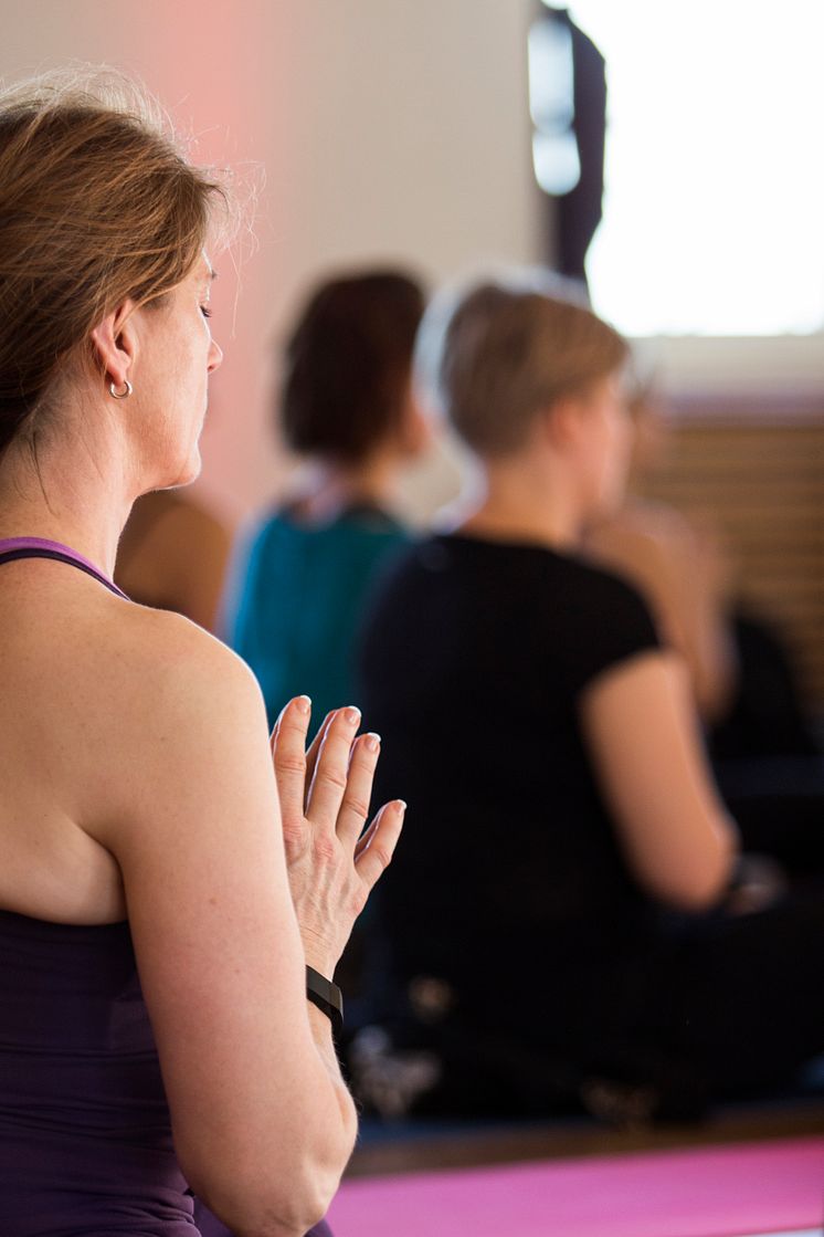 Yogamarathon mot bröstcancer