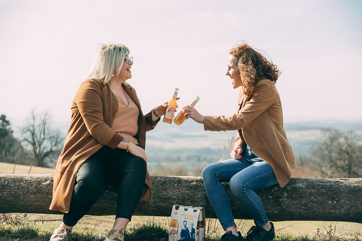 Karlsberg Mango-Maracuja Weizen versüßt die kommenden Sommer- und Urlaubsmonate. Foto: Karlsberg