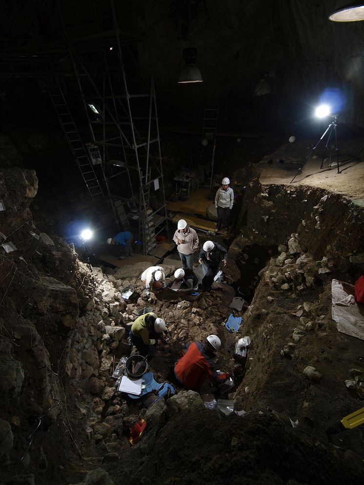 Excavation of Neolithic human remains at the Portalon cave.