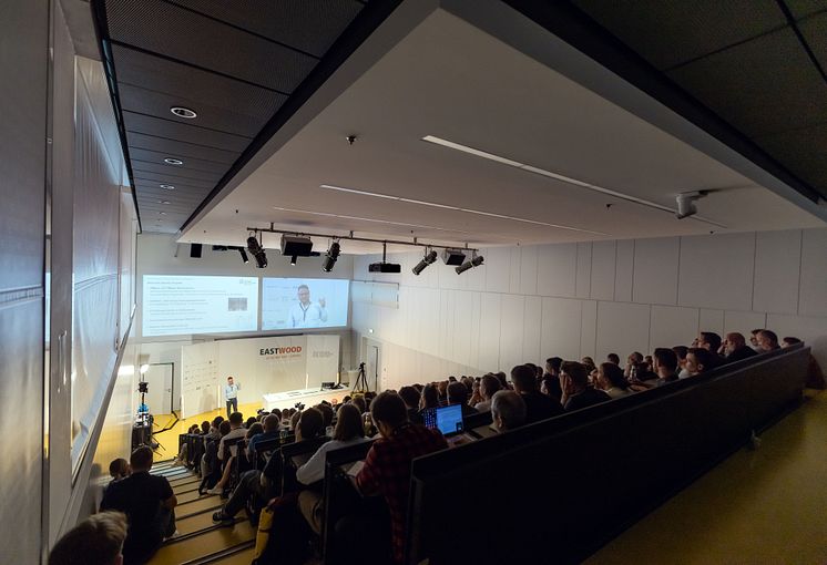 Der Hörsaal im Nieperbau der HTWK Leipzig bot die ideale Kulisse für die diesjährige EASTWOOD.