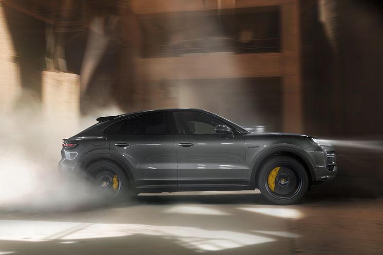 Porsche Cayenne Turbo E-Hybrid Coué GT-pakke