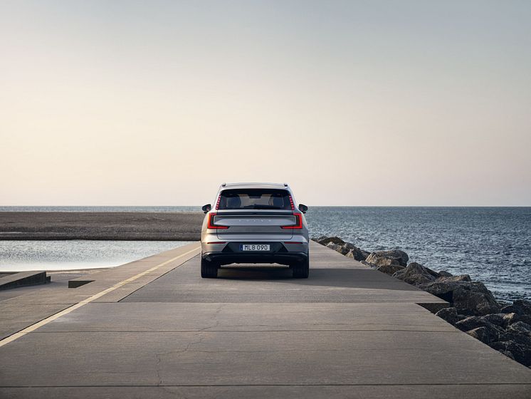 Volvo_EX90