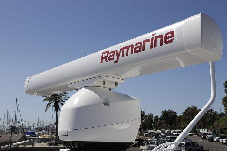 High res image - Raymarine - Magnum Radar Mounted