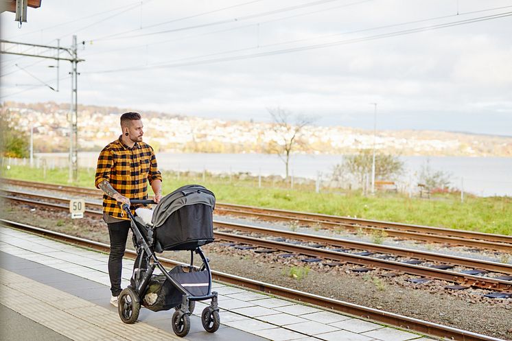 JLT_Pappa med barnvagn