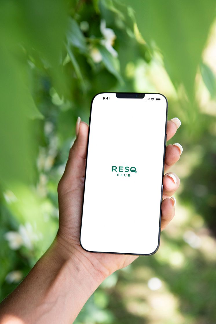 ResQ_iphone_stående.jpg