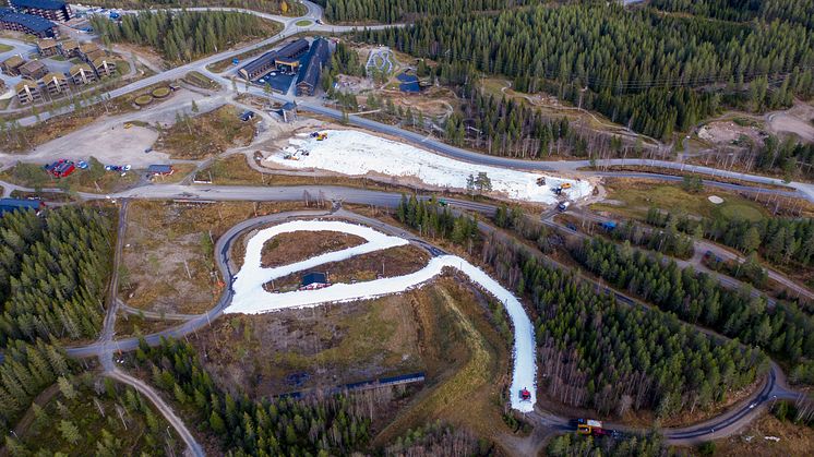 Lager 6,5 kilometer langrennsløyper på snø fra i fjor