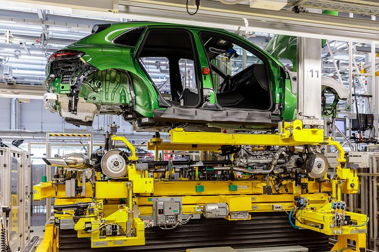 Marriage: the new Macan in the assembly line