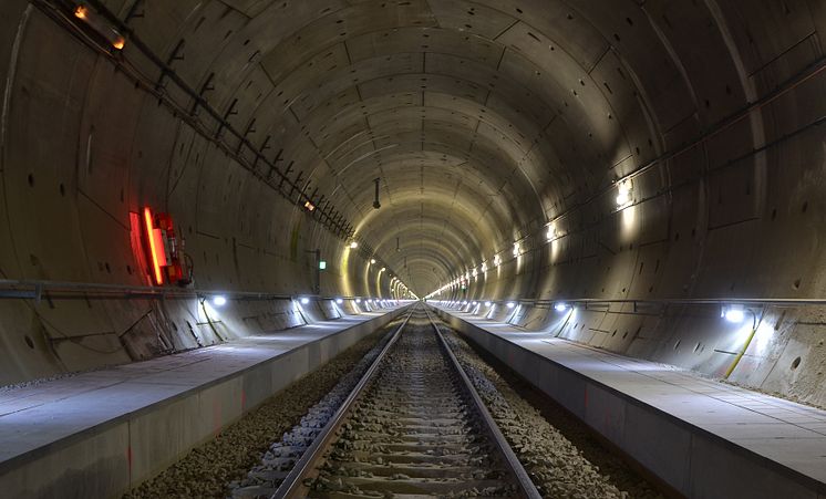Tunnel med spår lagt i Hallandsåsen