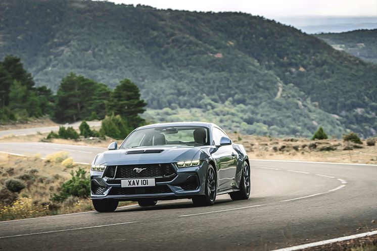 2024 FORD MUSTANG COUPE (8)