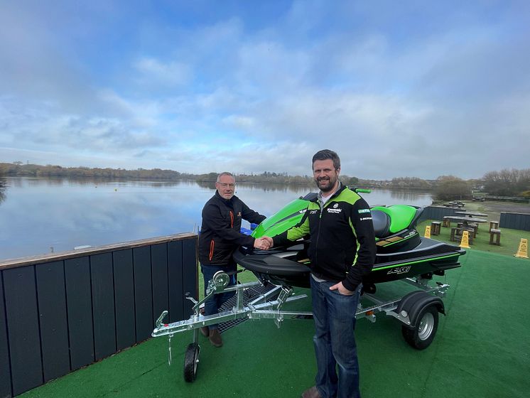 boats.co.uk - Tony Pullen, Kingsbury Jet Bike, with Tom Pringle, Kawasaki Watercraft UK Sales Manager (1)