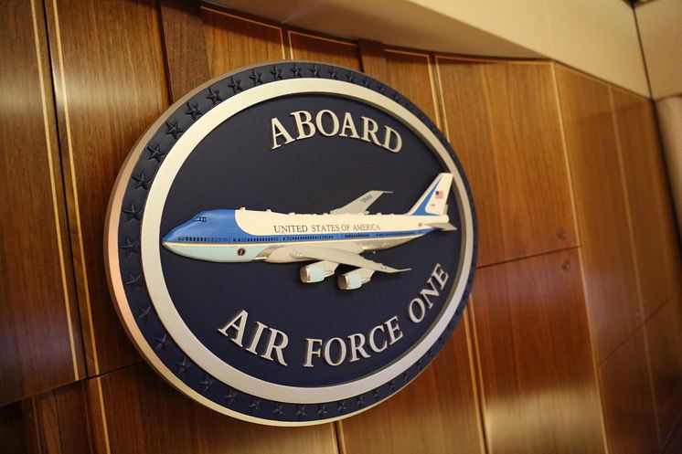 Inside Air Force One_HISTORY (3)