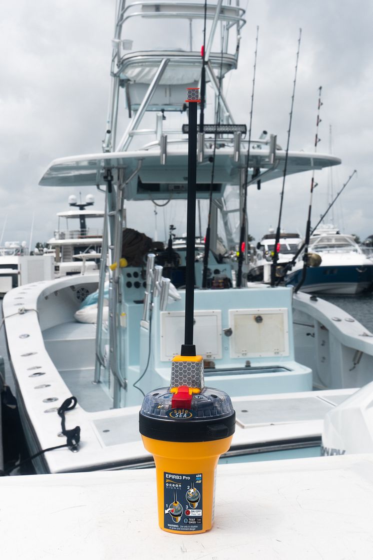 Ocean Signal SafeSea EPIRB3 Pro (boat)