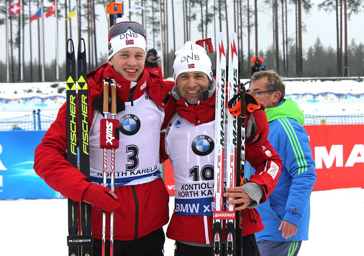 Tarjei Bø og Ole Einar Bjørndalen etter jaktstarten, VM i Kontiolahti 2015