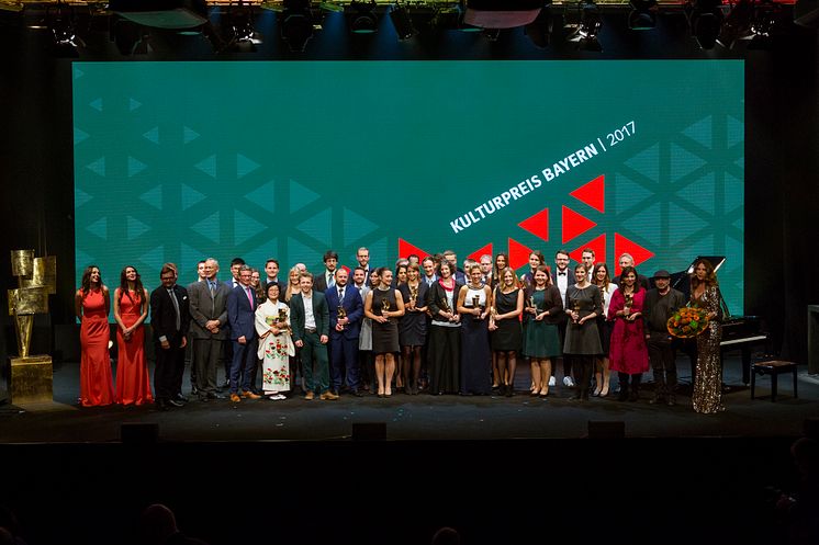 Kulturpreis_Bayern_2017_Preisverleihung_Gruppenbild_Newsroom